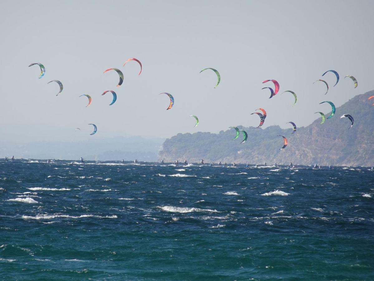 شقة Le Club Des Cigales Hyères المظهر الخارجي الصورة